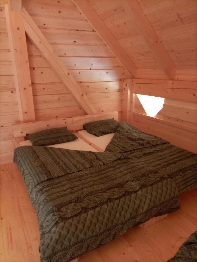 Kamp Beli Gaber Hotel Stari Trg pri Lozu Eksteriør billede