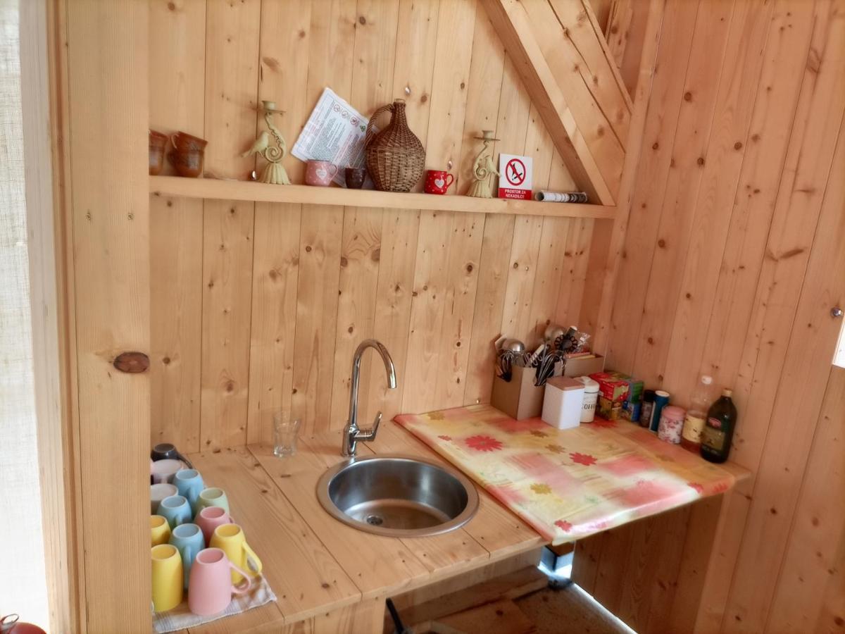 Kamp Beli Gaber Hotel Stari Trg pri Lozu Eksteriør billede